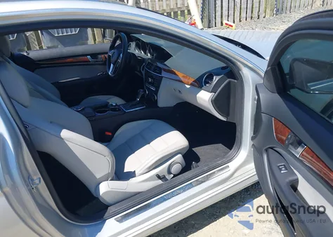 2014 Mercedes-Benz C 250 from USA, damaged, VIN WDDGJ4HB2EG199369